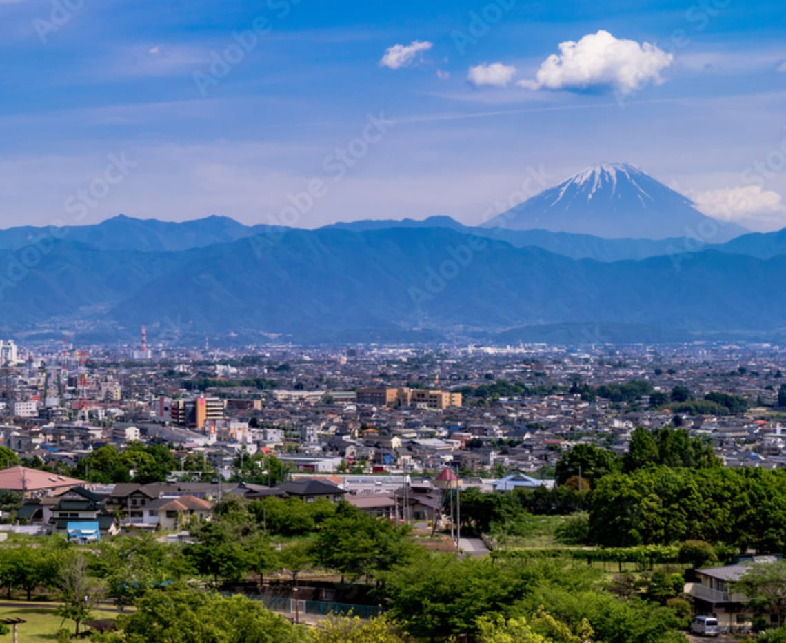 これまで施工した建物を、仮にすべて積み上げると、富士山約5個分の高さに相当。